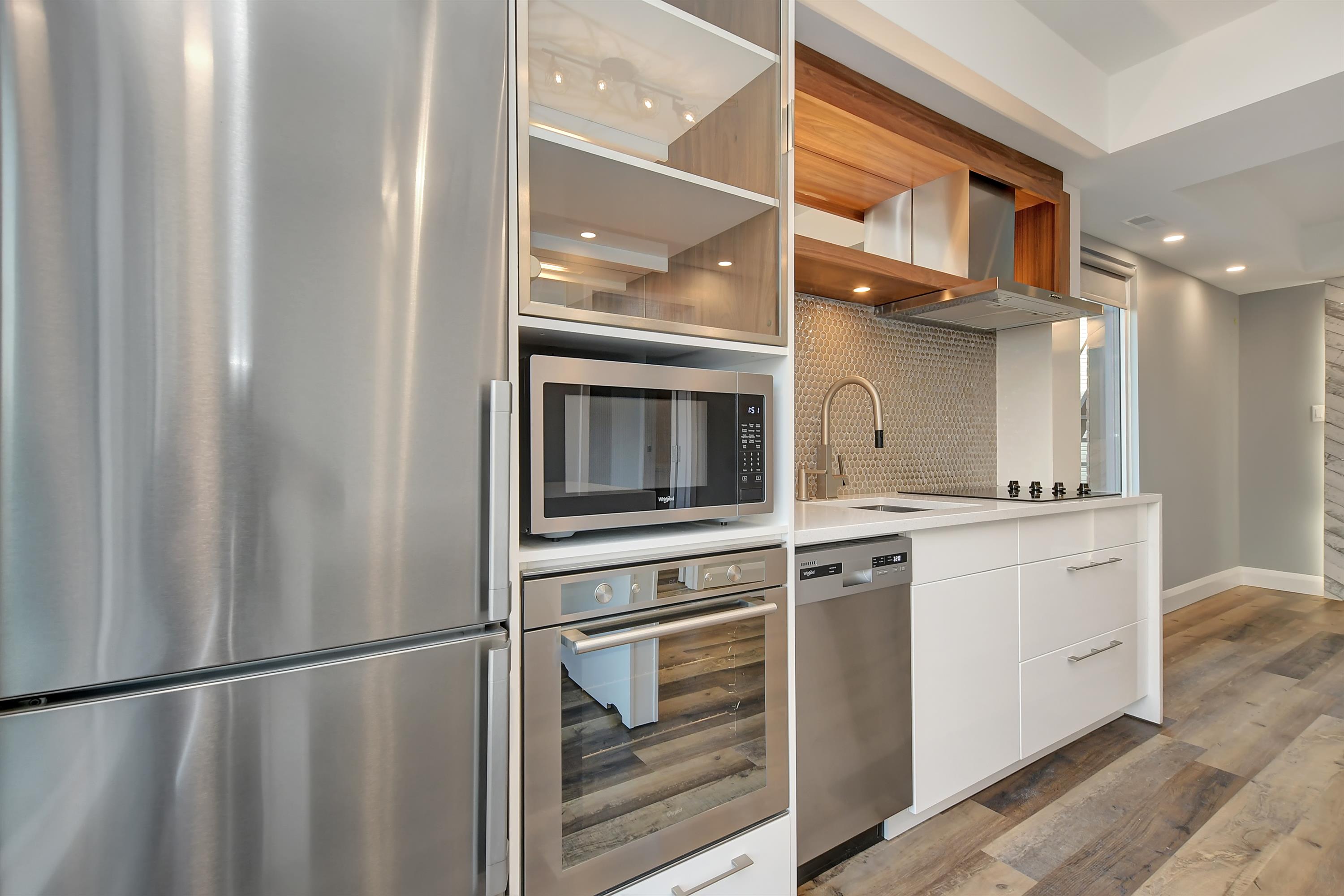 534 Lisgar Street - 4