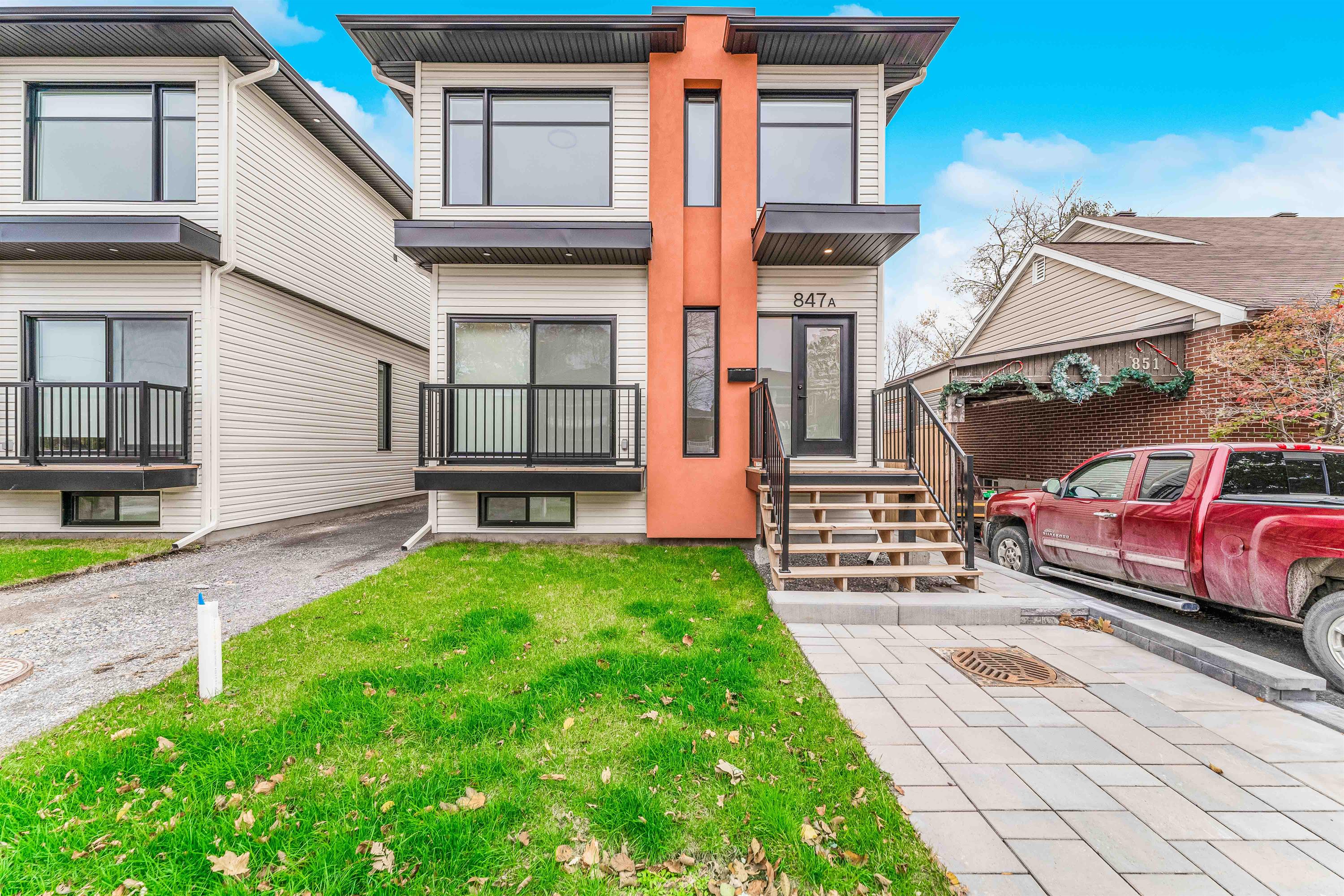 847 Woodroffe Avenue -A