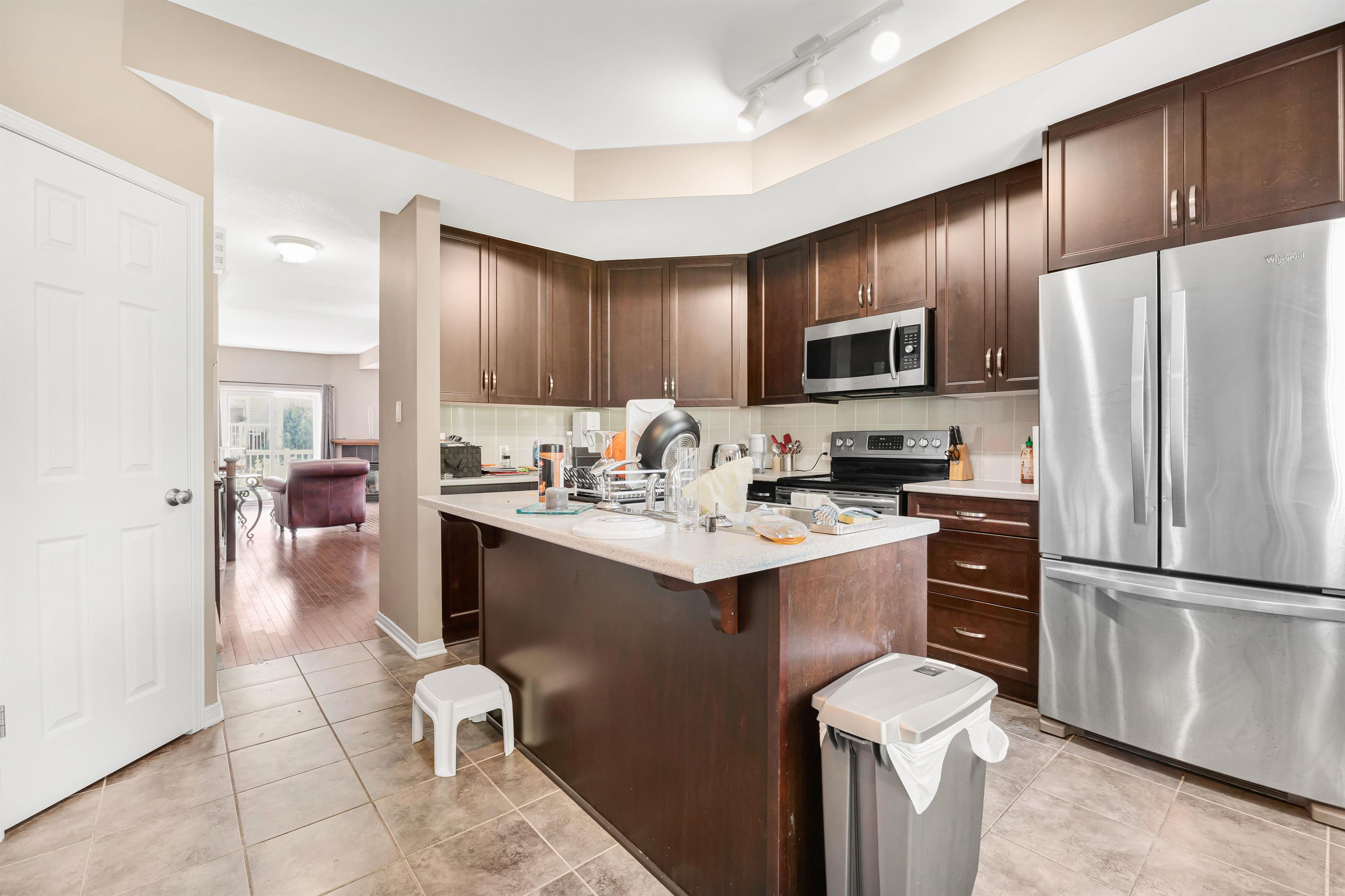 330 London Terrace